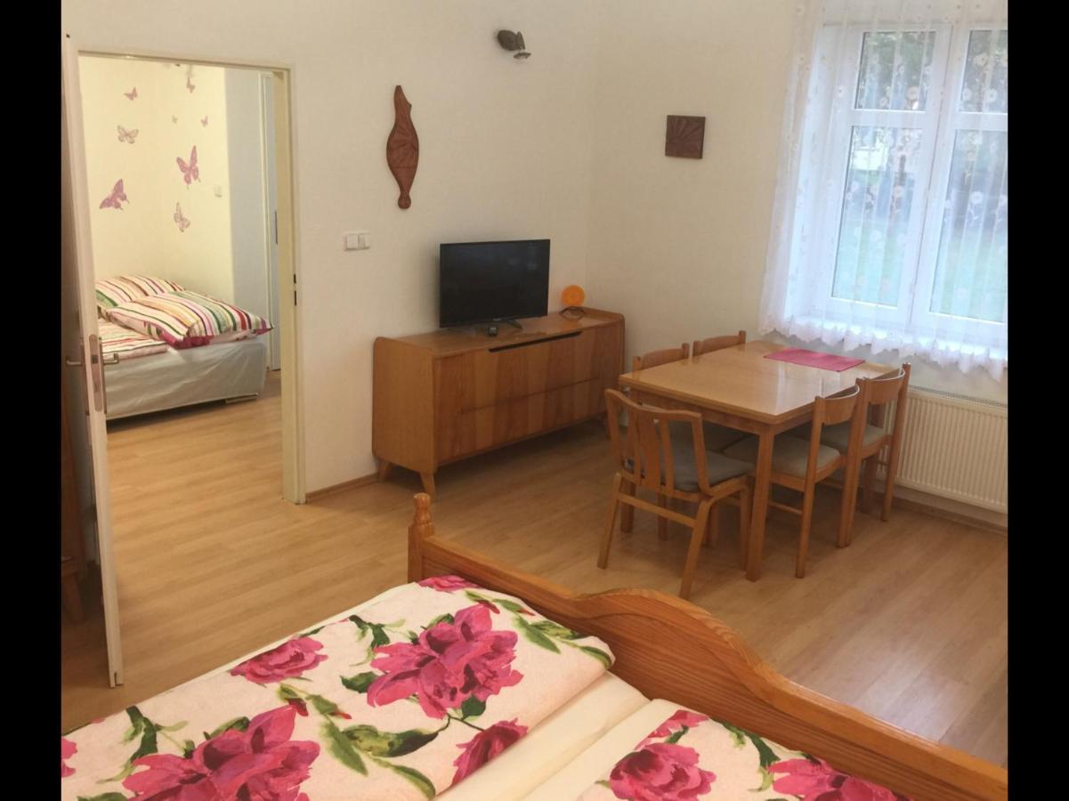 Apartman Oaza Dc Decin Luaran gambar